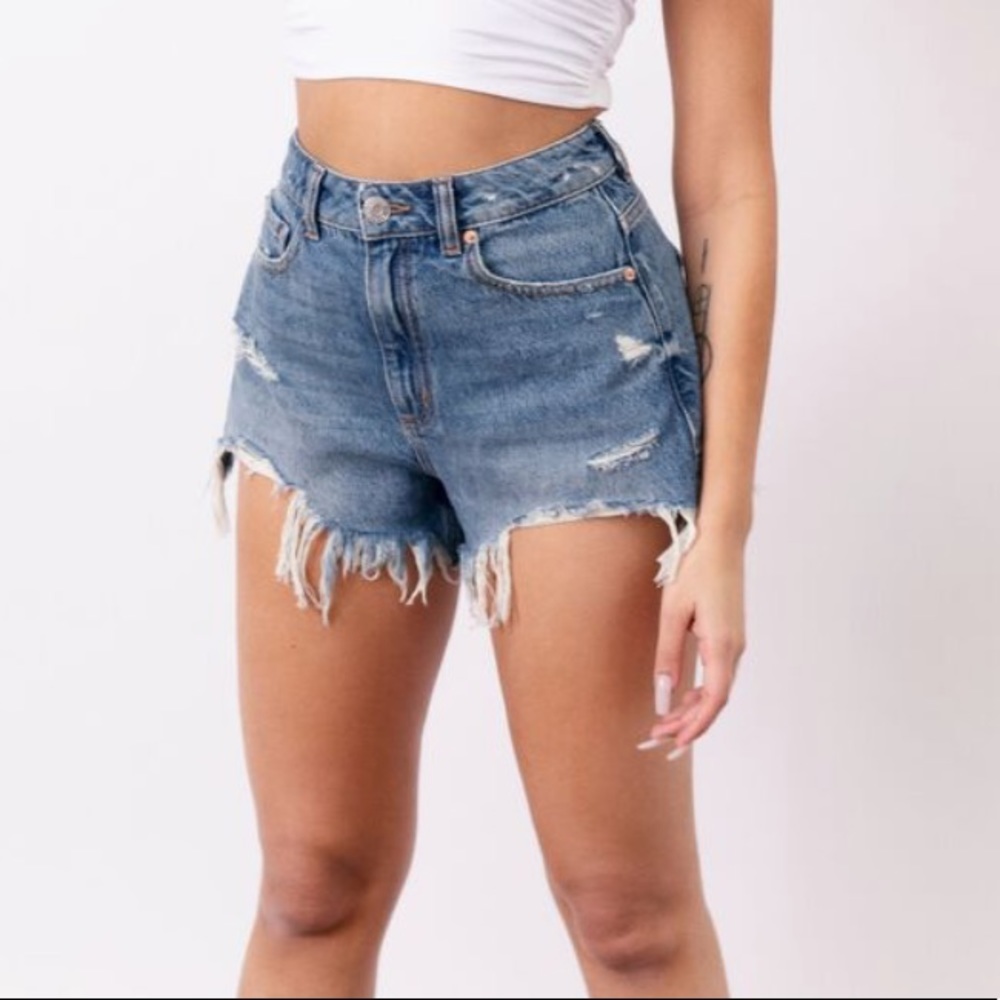 Garage festival short frayed hem